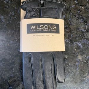 New with tags Wilsons black leather gloves